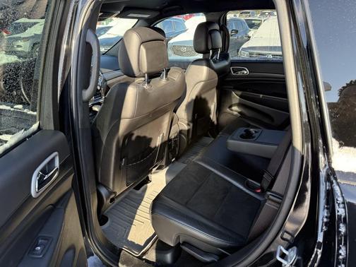 2022 Jeep Grand Cherokee Laredo