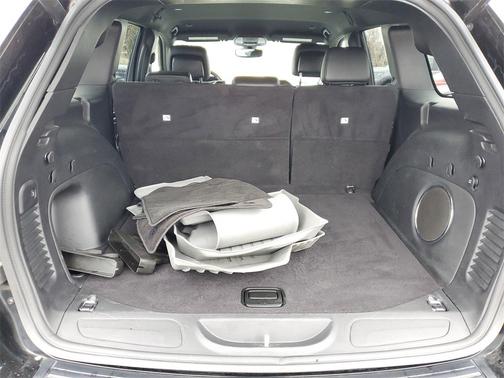 2022 Jeep Grand Cherokee Laredo