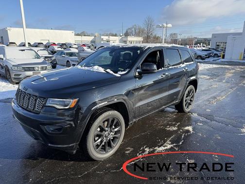 2022 Jeep Grand Cherokee Laredo