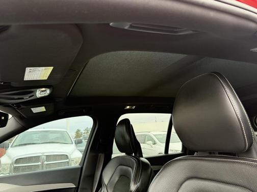 2016 Volvo XC90 T6 R-Design