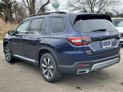 2025 Honda Pilot Touring 8-Passenger