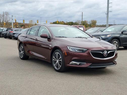 2018 Buick Regal Sportback Essence