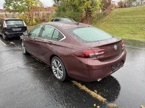 2018 Buick Regal Sportback Essence