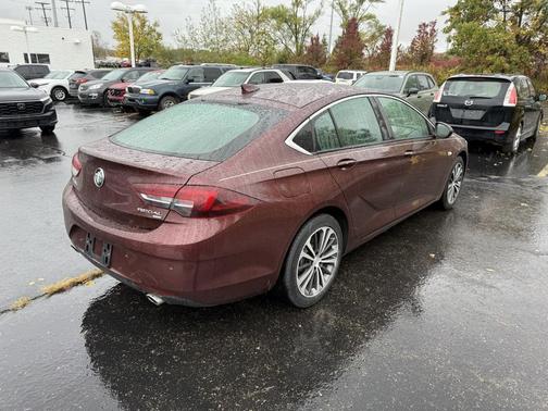 2018 Buick Regal Sportback Essence