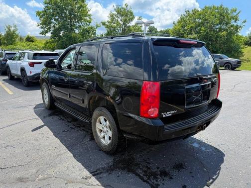 Onyx Black 2013 GMC Yukon SLE