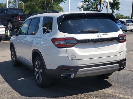 2025 Honda Pilot Touring 8-Passenger