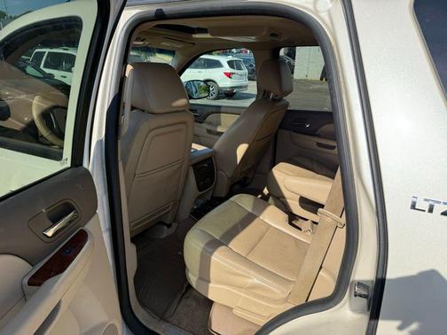 White Diamond Clearcoat 2013 Chevrolet Tahoe LTZ