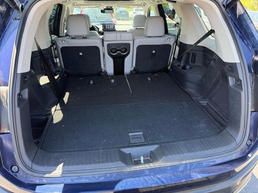 Obsidian Blue Pearl 2023 Honda Pilot Touring 8-Passenger