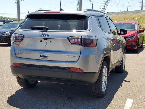 Billet Silver Metallic Clearcoat 2023 Jeep Compass Latitude Lux