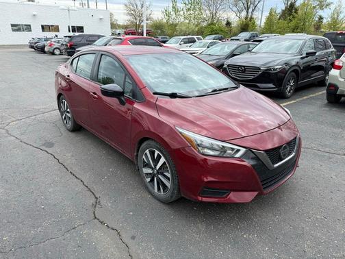 Scarlet Ember Tintcoat 2022 Nissan Versa 1.6 S