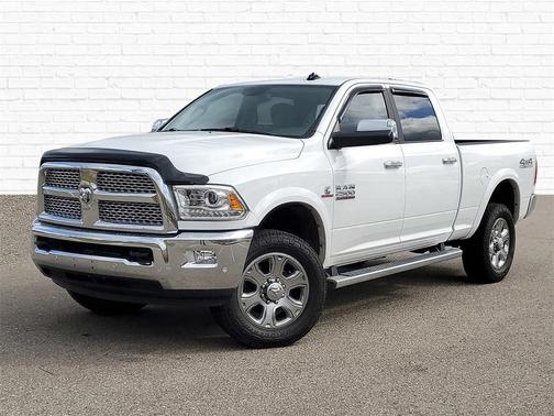 2018 RAM 2500 Laramie Crew Cab 4x4 6'4' Box