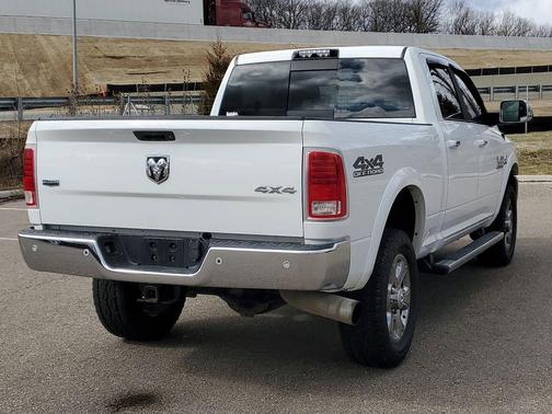 2018 RAM 2500 Laramie Crew Cab 4x4 6'4' Box