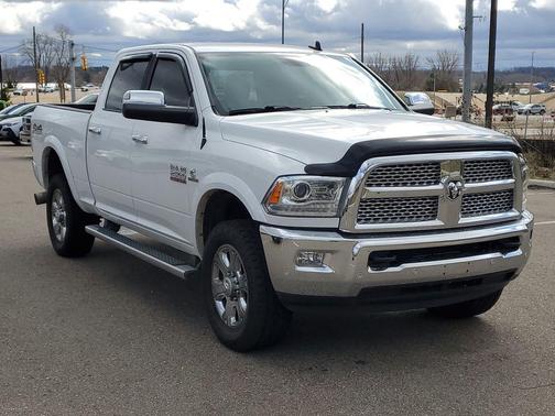 2018 RAM 2500 Laramie Crew Cab 4x4 6'4' Box