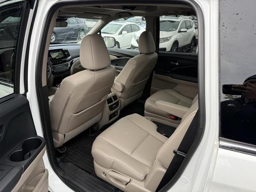 2022 Honda Pilot AWD Elite