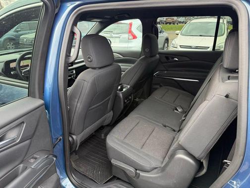 Lakeshore Blue Metallic 2024 Chevrolet Traverse LS