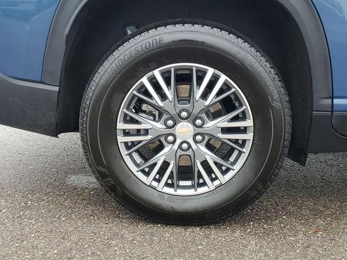 Lakeshore Blue Metallic 2024 Chevrolet Traverse LS