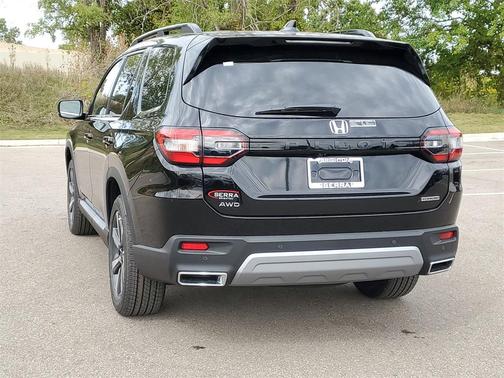 2025 Honda Pilot Touring 8-Passenger