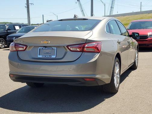 Mineral Gray Metallic 2022 Chevrolet Malibu FWD LT