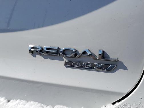 2018 Buick Regal TourX Essence