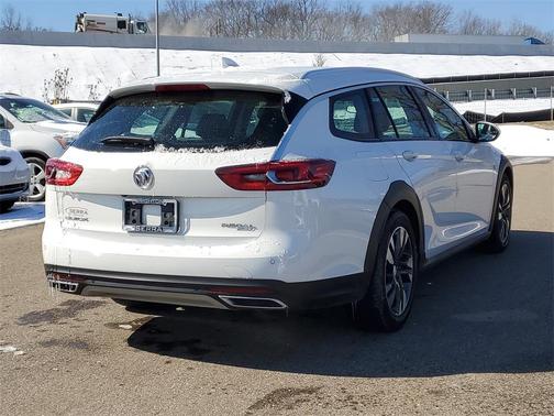 2018 Buick Regal TourX Essence