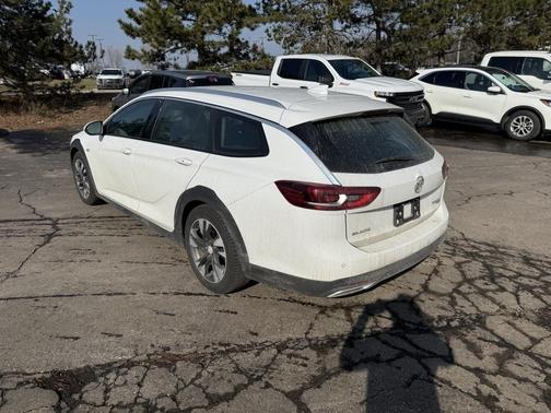 2018 Buick Regal TourX Essence