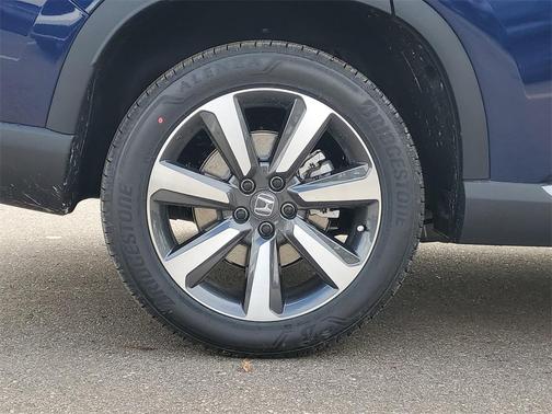 2025 Honda Pilot Touring 8-Passenger