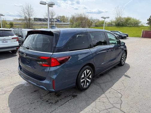 Smoke 2026 Honda Odyssey EX-L