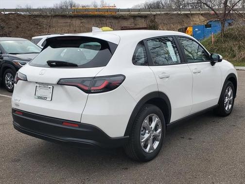 2025 Honda HR-V LX