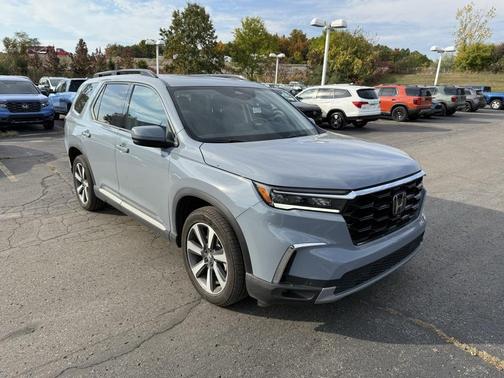 2023 Honda Pilot Touring 8-Passenger