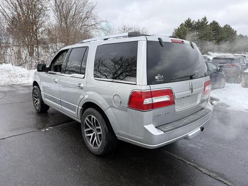 2012 Lincoln Navigator Base