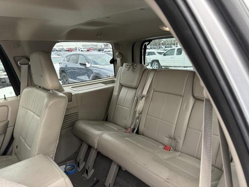 2012 Lincoln Navigator Base