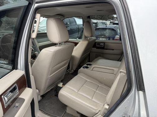 2012 Lincoln Navigator Base