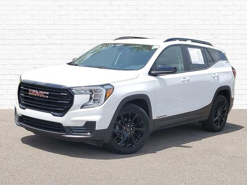 Summit White 2024 GMC Terrain SLE