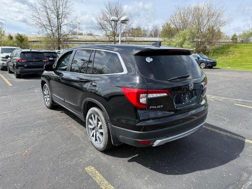 Crystal Black Pearl 2021 Honda Pilot AWD EX-L