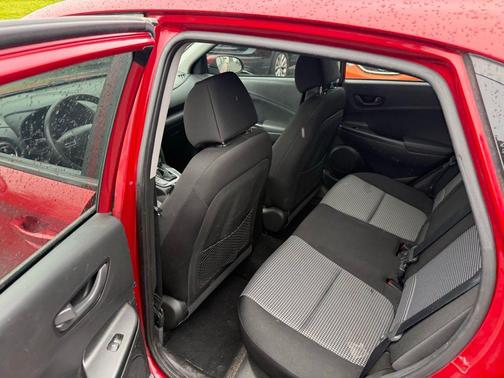 Pulse Red 2018 Hyundai KONA SE