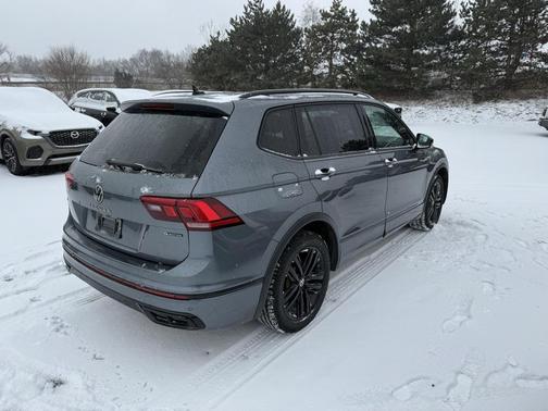 2022 Volkswagen Tiguan 2.0T SE R-Line Black 4MOTION