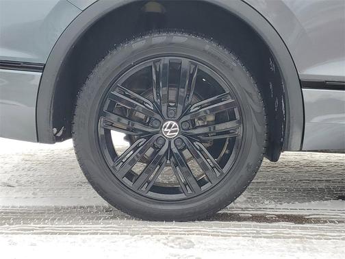 2022 Volkswagen Tiguan 2.0T SE R-Line Black 4MOTION