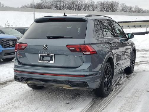 2022 Volkswagen Tiguan 2.0T SE R-Line Black 4MOTION