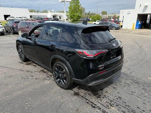 Crystal Black Pearl 2024 Honda HR-V AWD Sport