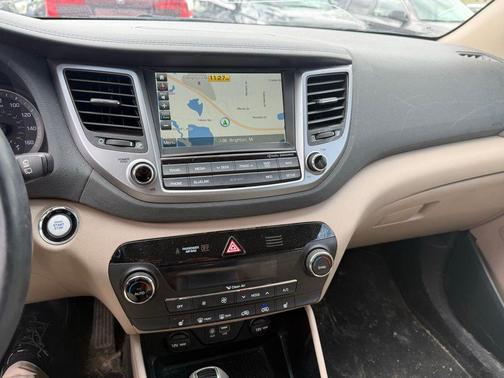Ruby Wine 2016 Hyundai TUCSON Limited