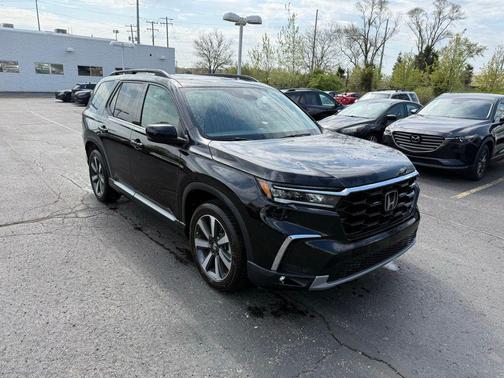 Crystal Black 2025 Honda Pilot Touring 8-Passenger