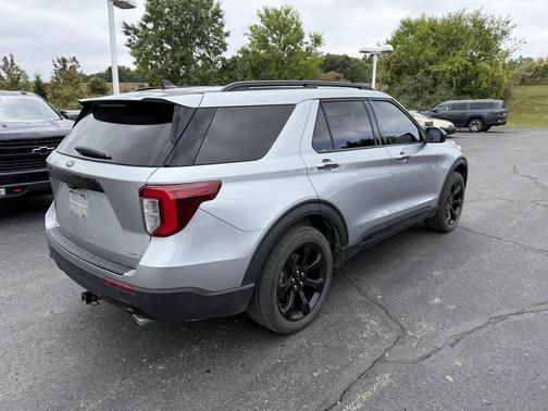 2023 Ford Explorer ST-Line