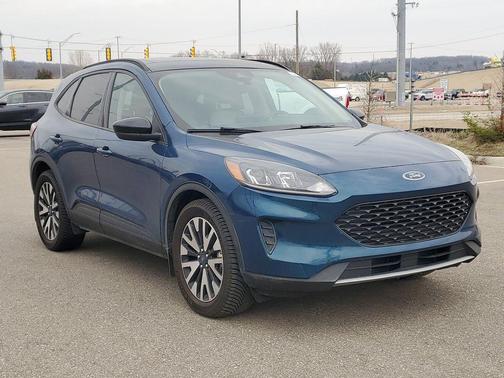 Dark Persian Green Metallic 2020 Ford Escape SE