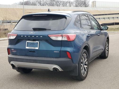 Dark Persian Green Metallic 2020 Ford Escape SE