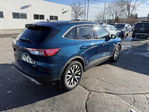 2020 Ford Escape SE