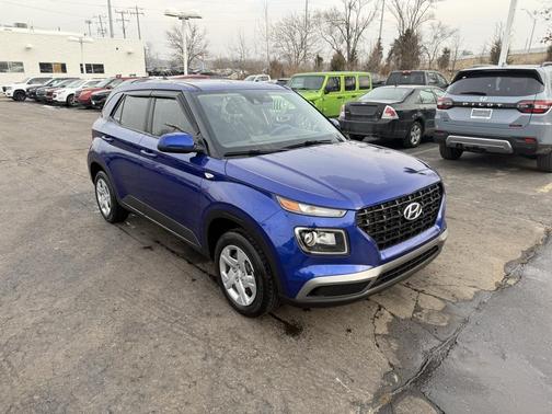 2020 Hyundai VENUE SE