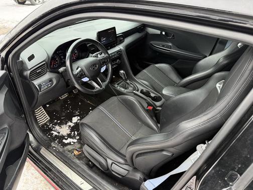 2022 Hyundai Veloster N Base