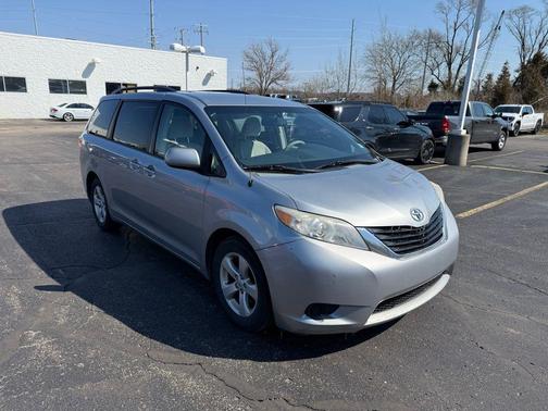 2014 Toyota Sienna LE