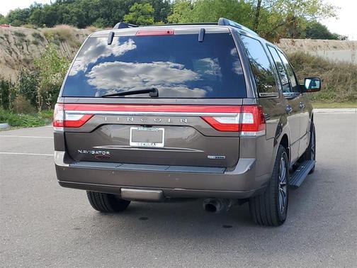 2015 Lincoln Navigator Base