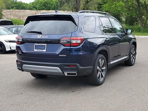 2025 Honda Pilot Touring 8-Passenger